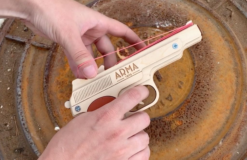 Резинкострел макет деревянный стреляющий пистолет АПС 4
