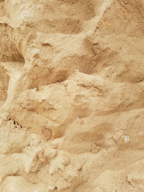 Песок мелкий желтый для песочницы